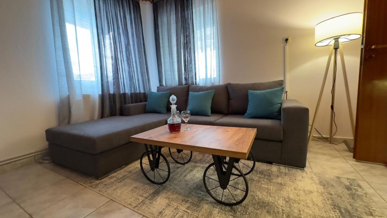 Bt'S Home Tríkala Екстериор снимка